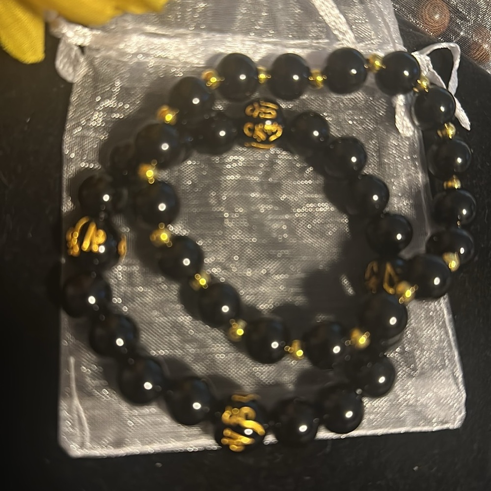 2 New Handcrafted Black Gold Beaded Bracelet - Picture 4 of 5